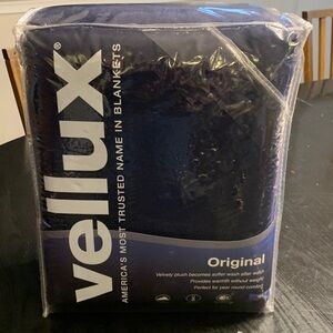 Vellux Blanket NWT